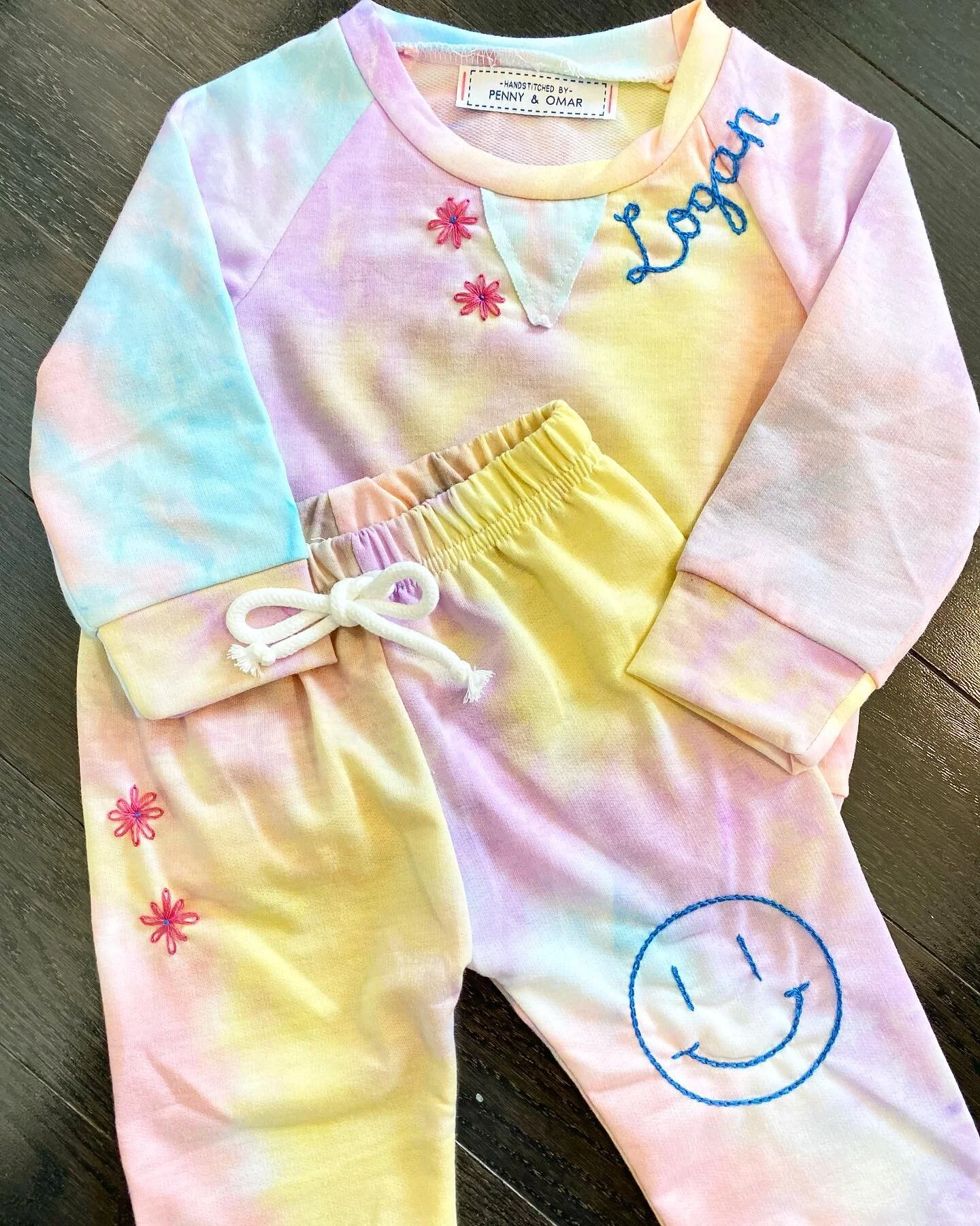 Throwing it back to one of the first baby sets ever made! Now our most popular item... because who can resist 😍
.
.
.
.
.
#custom #clothing #handstitched #embroidery #handmade #babyclothes #toddler #momlife #tiedye #kidsclothes #tiedye #matchingset 