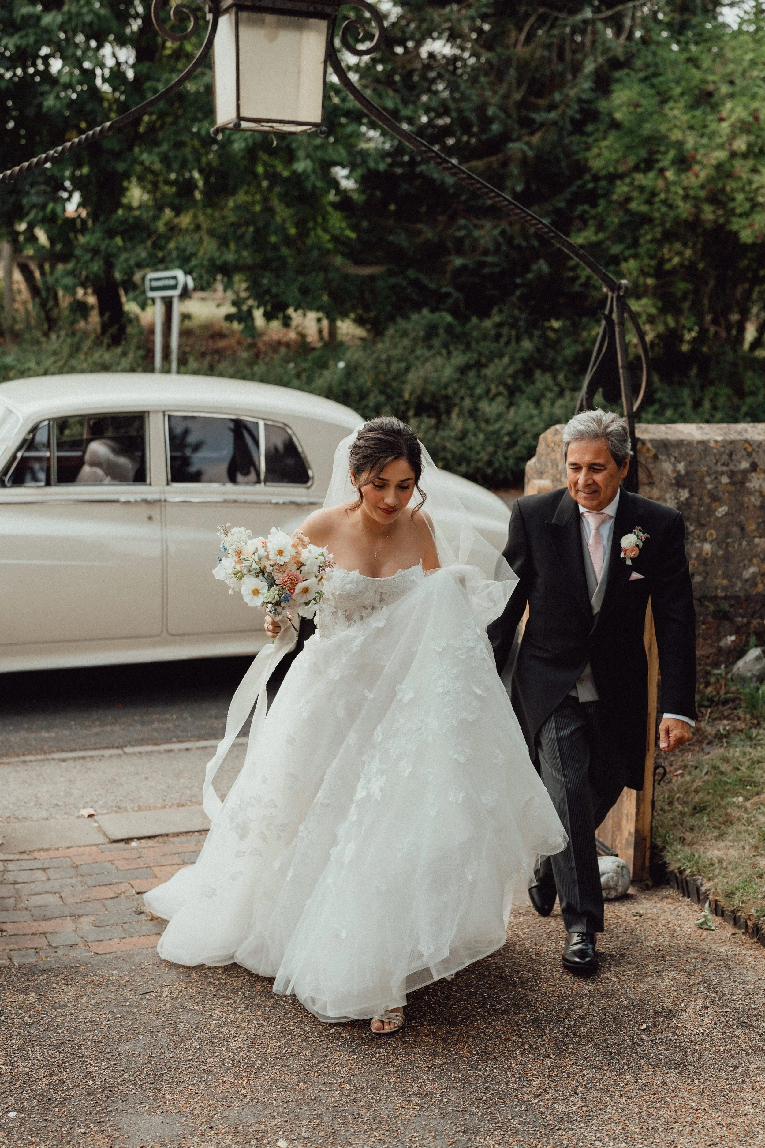 Ellie & Charlie married at a family home in Wiltshire in August 