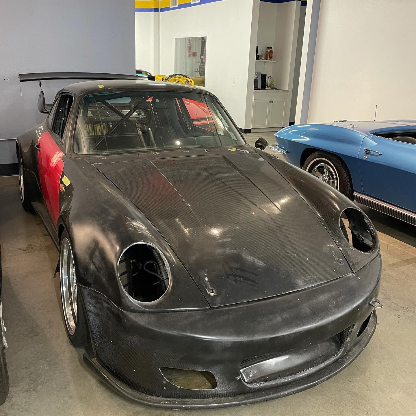 911 track car in line for some paint and body work. 

#ColorsandDesign #aircooled #911 #porsche911 #porsche