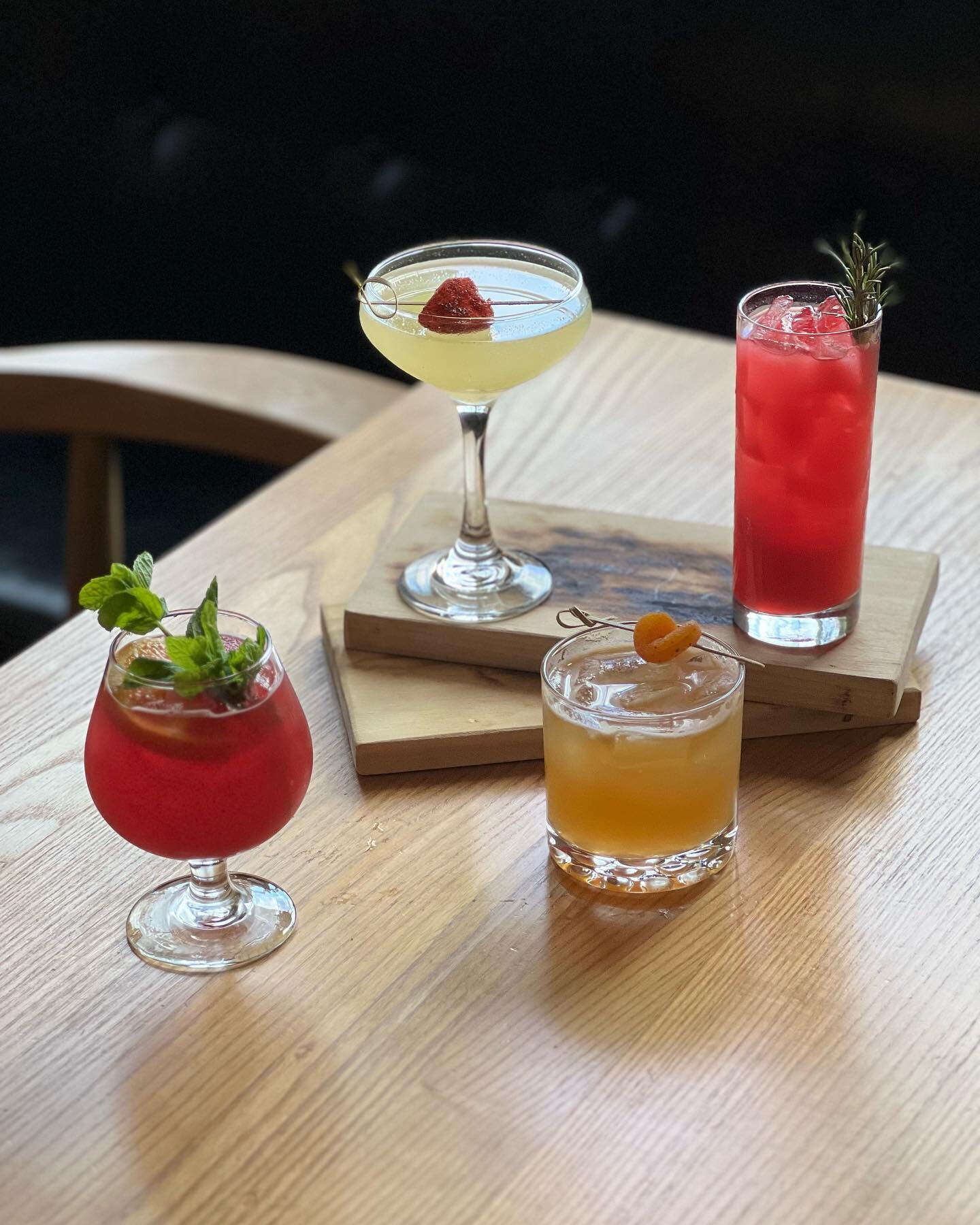 UPTOWN Seasonal Cocktails just dropped this week. Check them out:  BEAT BOX...9
Vodka, Beet-Orange Juice, ph Herbalicious Syrup

LAST CALL FOR WINTER...12
Gin, Pineapple, Lemongrass-Chili Syrup, Lime

MEZCAL MOONRISE...11
Mezcal, Tequila, Blood Orang