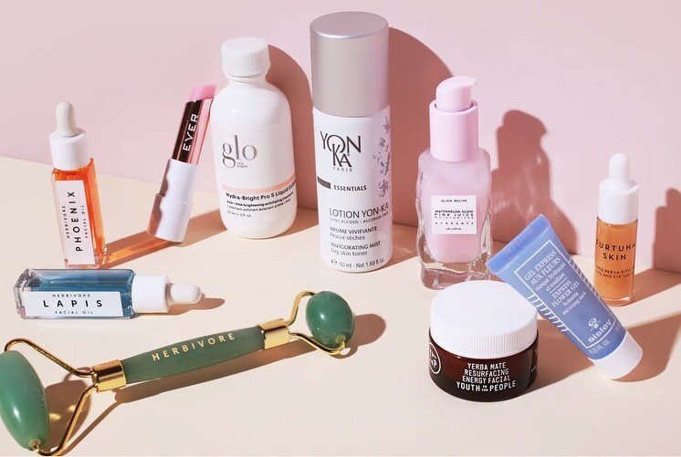 🎉Just in! Smooth Peptide Lip Therapy in Clear is featured in @allure magazine&rsquo;s limited edition Beauty Box for April and we&rsquo;re over the moon! 🥰👯&zwj;♀️

Learn more about what makes Ever Cleanical Skincare so special at our virtual Spri
