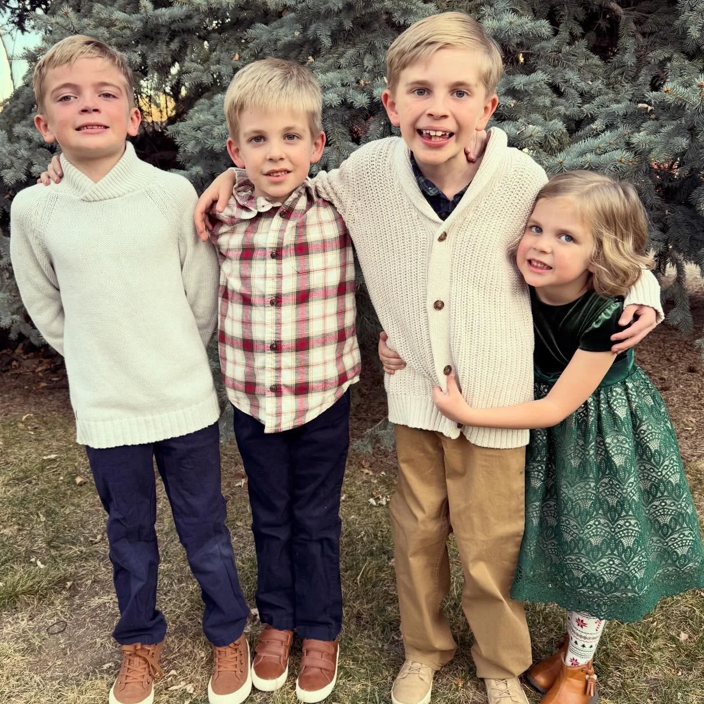 Merry Christmas from the Mellemas! 🎄&hearts;️

&ldquo;They say that once, almost before time, 
the stars with shining voices 
serenaded
the new born world.
The night could not contain their boundless praise.

We thought that just a poem - 
until the