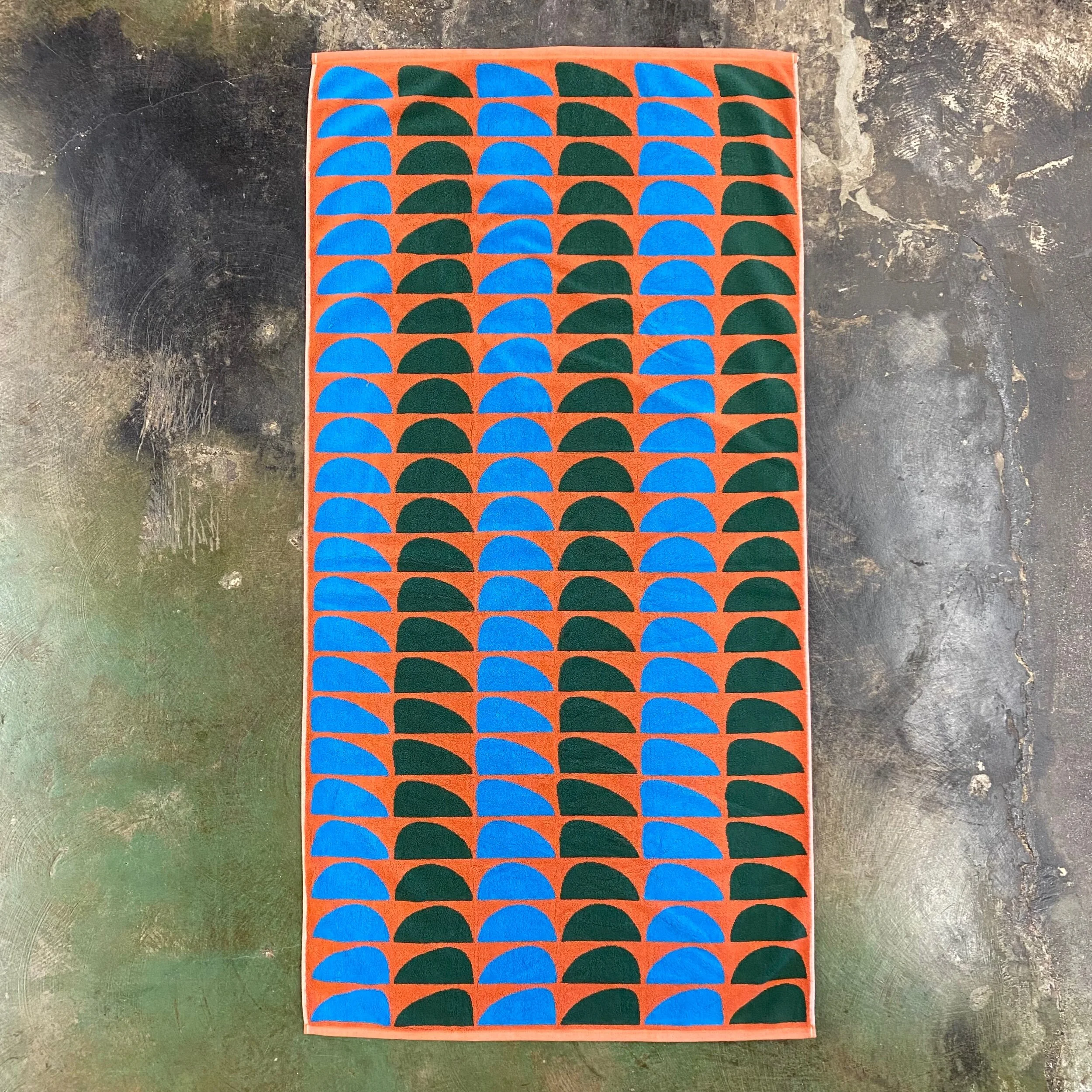 2DD4B4E1-9929-4C92-A228-7F3D5D29A74B