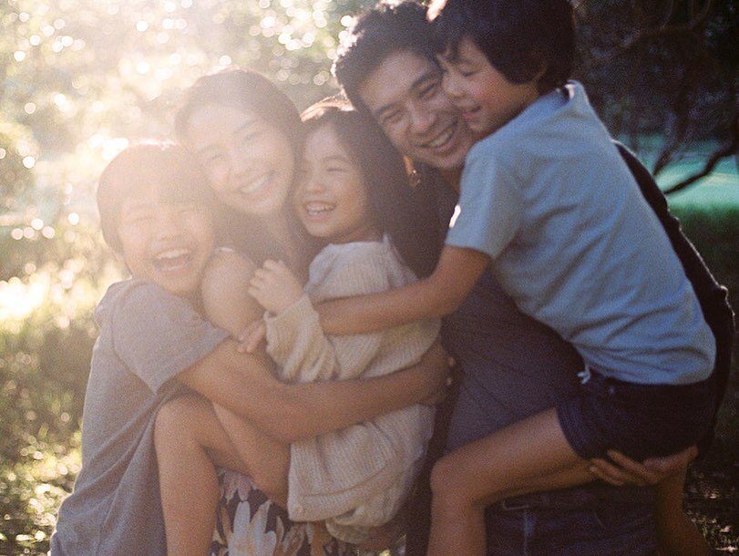 Such an honour to photograph @tealily &amp; her family. 

Not going to lie, I was pretty nervous leading up to the shoot because Trish is one of the best family photographers in the world and it was also my first time shooting a whole session in film