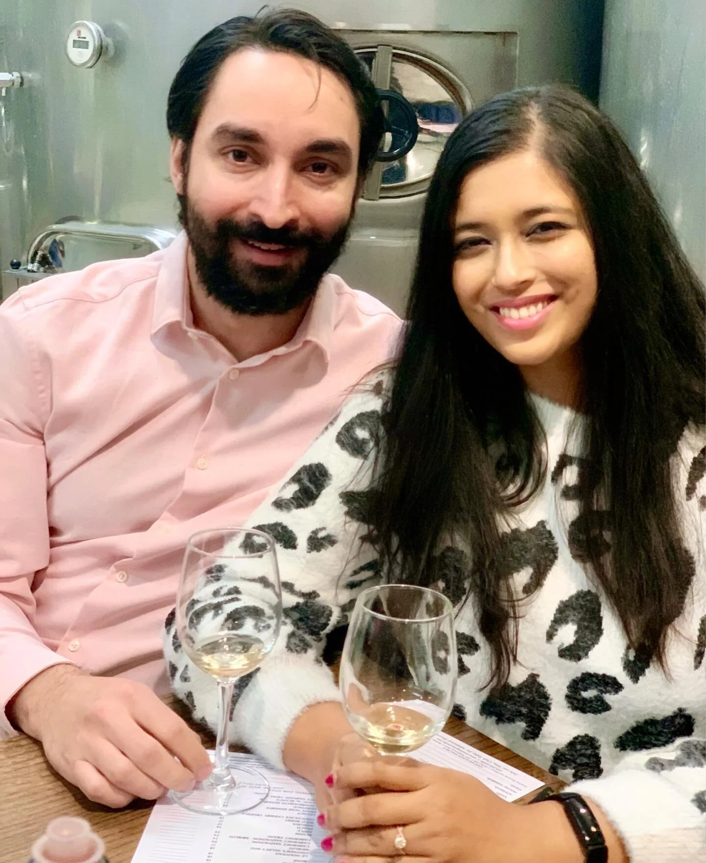 Me and my valentine: Instagram versus Reality 💕😂 @arkeevo 

#valentinesday #winetasting #quarantinelife #diablo #coupleswhogame #nerdlife