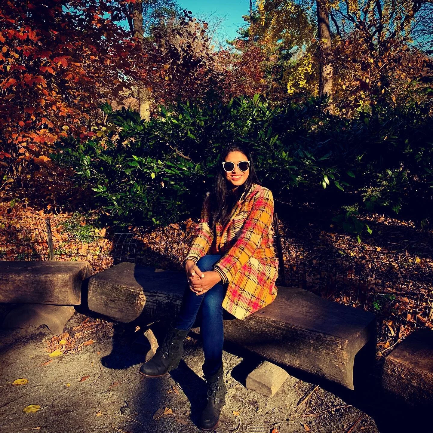 Feeling major fatigue from this year (who&rsquo;s with me? 🙋🏻&zwj;♀️) but clearly can&rsquo;t get enough of these last few days of NYC&rsquo;s crisp fall breeze 🍂🍁 🍃 

📸: @arkeevo
🧥: @scotch_soda 
🕶: @shop.valerio 

#fall2020🍁 #nyc  #central
