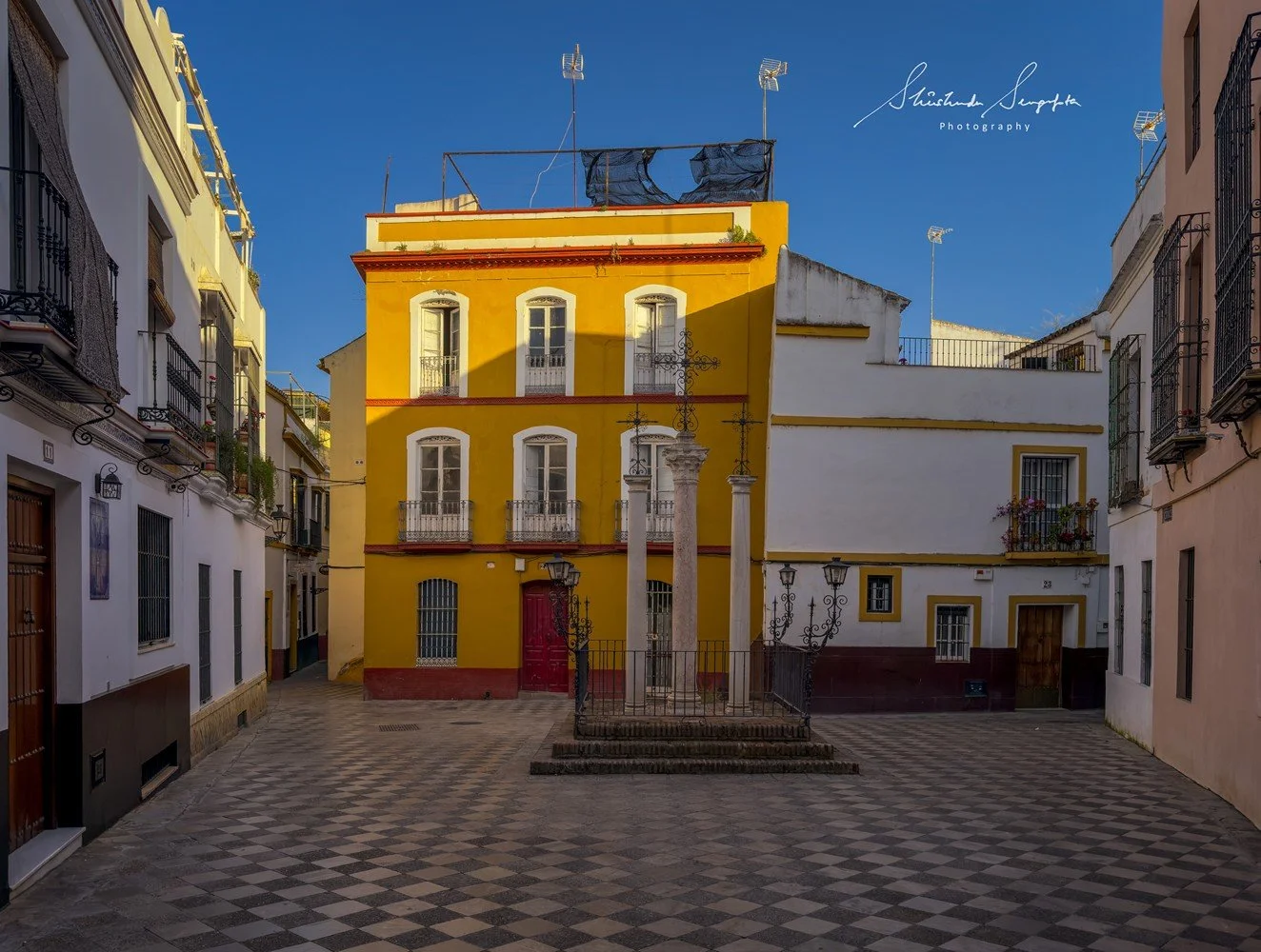 seville spain featuring historic old town barrio de santa cruz royal alcazar palace cathedral and plaza espana