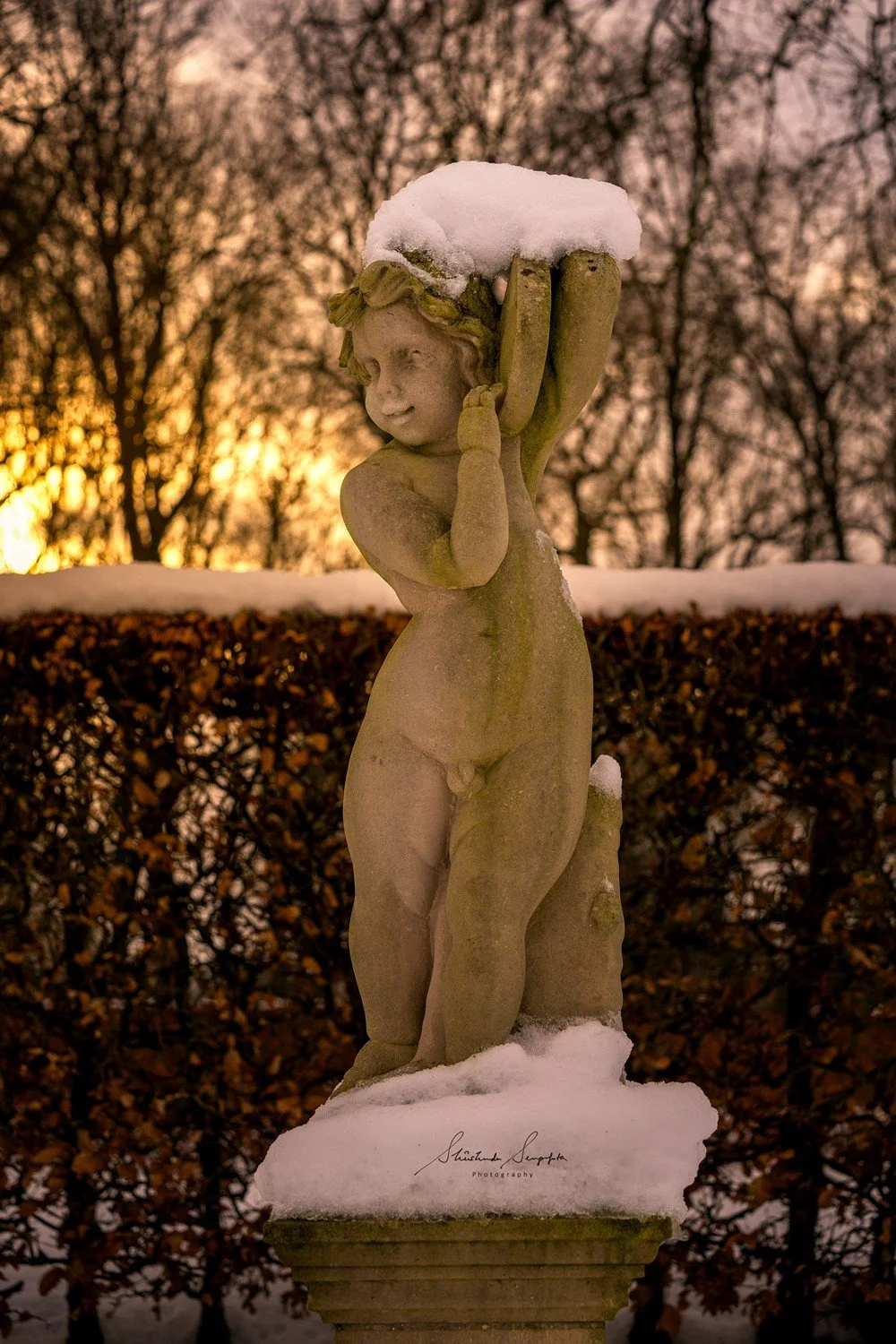 winter snow photography at kasteel de haar in utrecht netherlands shot during sunrise