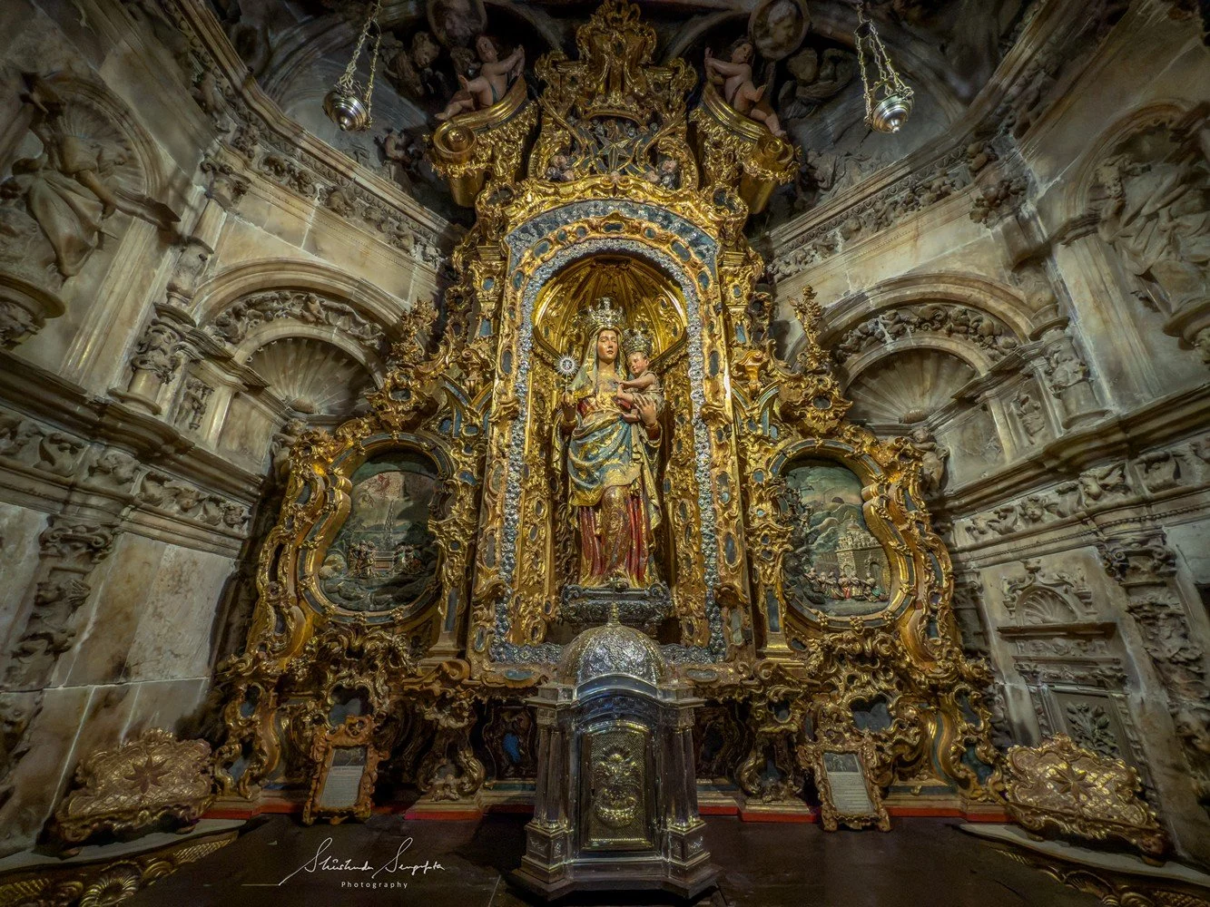 seville spain featuring historic old town barrio de santa cruz royal alcazar palace cathedral and plaza espana