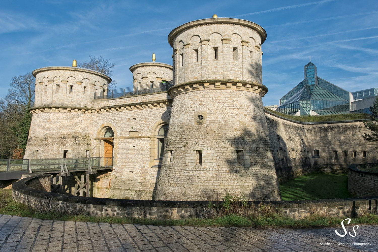 Fort Thungen Dräi Eechelen Museum and Mudam National Museum of History and Art luxembourg city