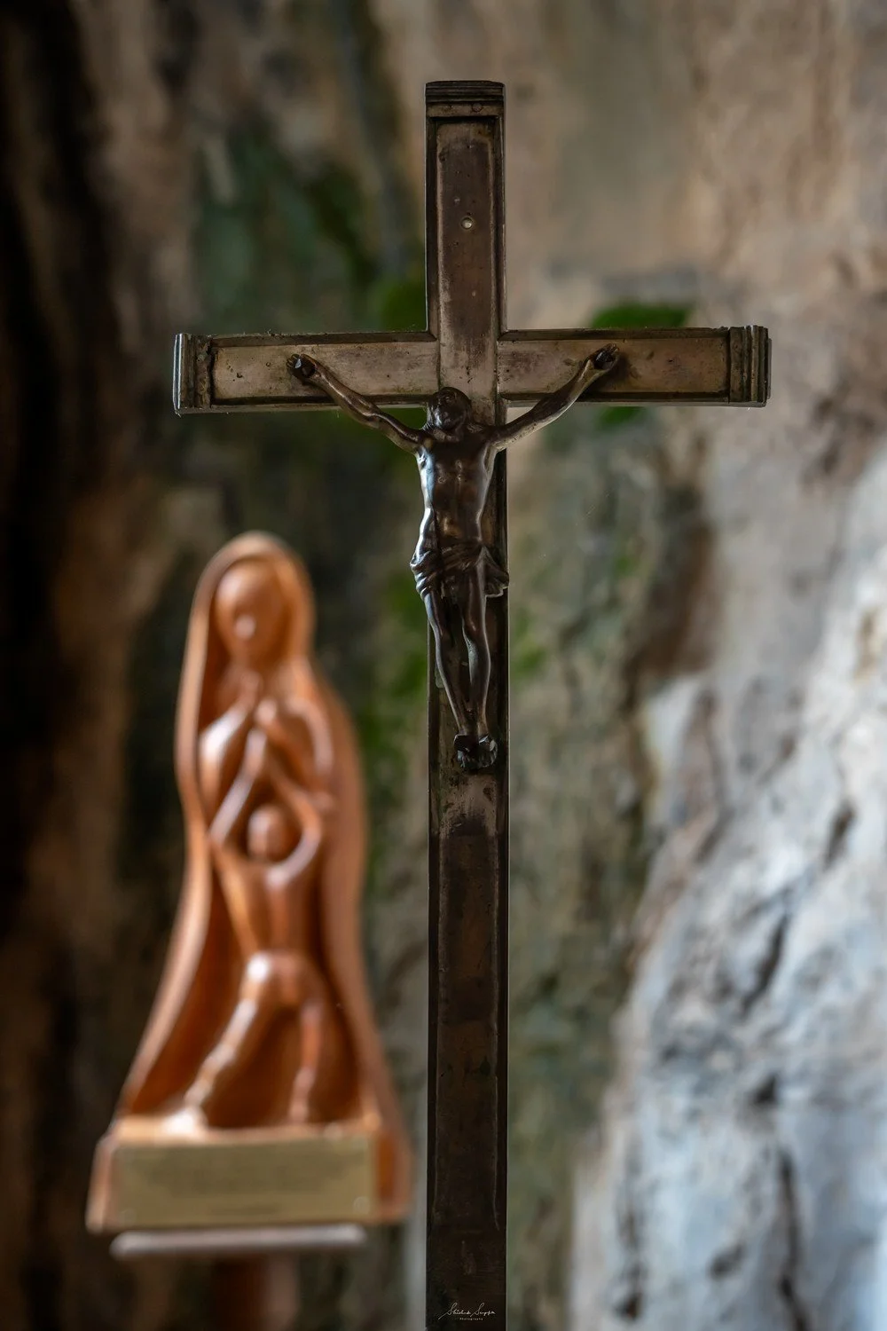 pilgrimage to sanctuary of rocamadour france which is a clifftop medieval village featuring castle chapel of notre dame housing black virgin crypt basilica and tomb of saint amadour