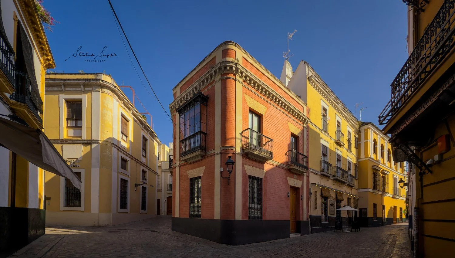 seville spain featuring historic old town barrio de santa cruz royal alcazar palace cathedral and plaza espana