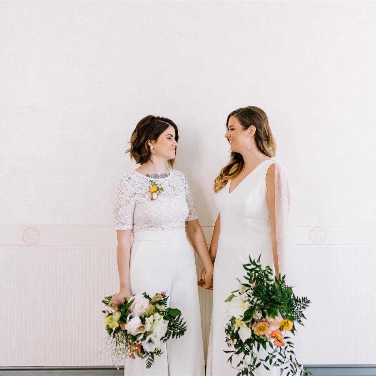 Featured Couple Spotlight: Meredith + Margaret⠀
⠀
Meredith and Margaret's wedding day began with an emotion-filled First Look on the balcony of Margaret Place Hotel. ⠀
⠀
Their stunning ceremony, overlooking the lagoon behind the iconic Peristyle in N