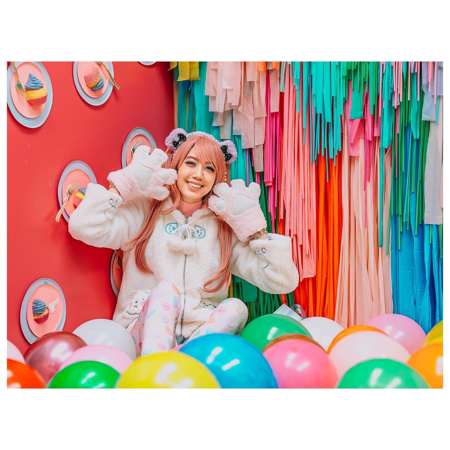 🌈 fun times🎈 

Model: @peachypandalooks 
Location: @fomofactory

📸 : Sony A7RIII 
Lens: Sigma 85mm 1.4