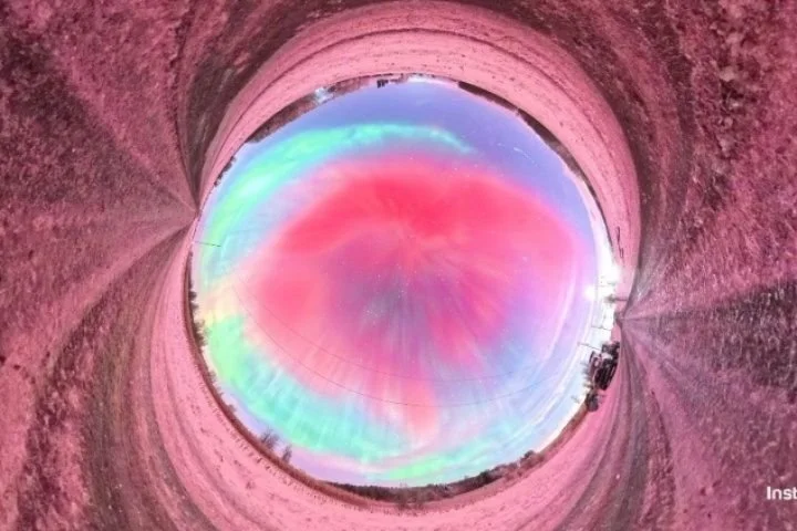 Just 50 minutes from Montr&eacute;al 💚

I truly hope many of you get to see the aurora &mdash; believe me, it&rsquo;s life-changing.

Yesterday, I landed in Montr&eacute;al and went straight to chase the lights. The Sun has been incredibly active la