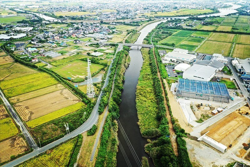 静岡県袋井土木事務所が発注する「令和2年度二級河川ぼう僧川県土強靭化対策工事」において、工事着工前写真を空撮しました。

株式会社アート総合設計　測量部門
@artsogosurvey

#アート総合設計 #artconsul #iconstruction #イノベーション #静岡県 #静岡 #袋井市 #袋井 #磐田 #浜松 #建築 #土木 #工事 #建設 #uav #ドローン #drone #dronelife #dronestagram #測量 #空撮 #survey #survey