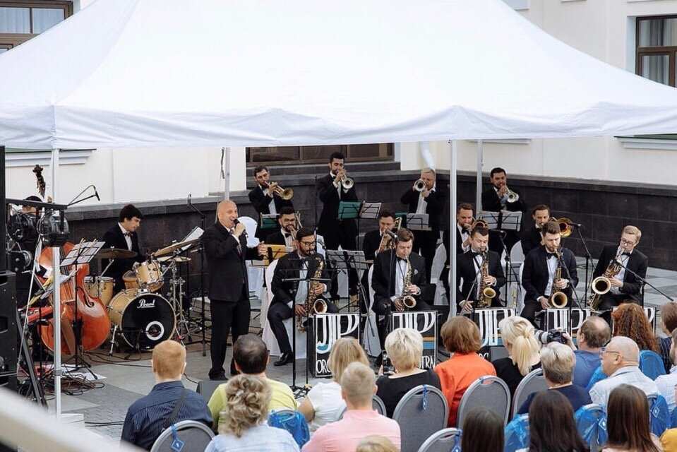 David with Big Band Pskov.jpg