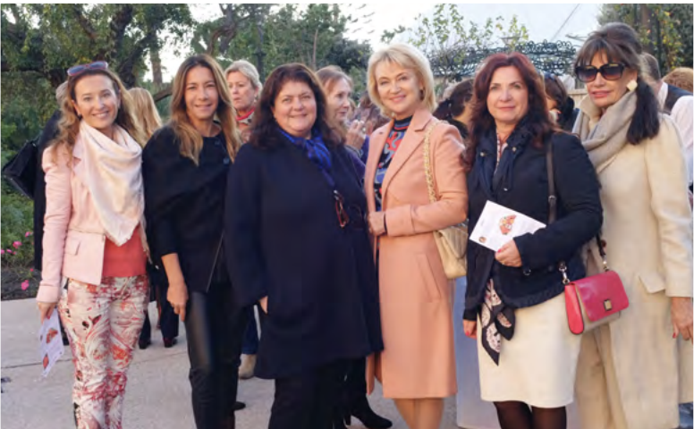 Une rose pour sceller l’amitié entre les associations des femmes chefs d’entreprises…