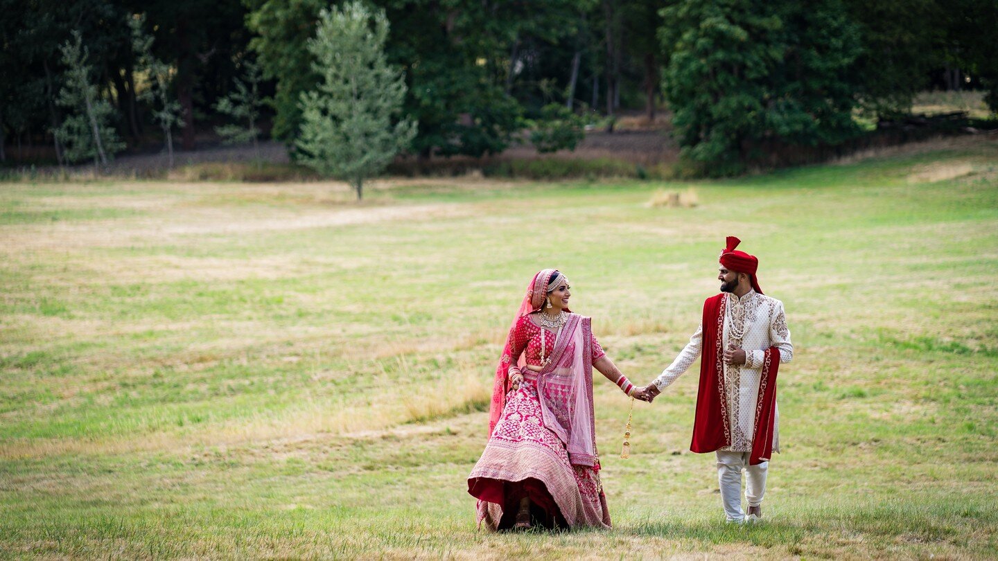 Divya &amp; Jaimin.
.........................
#uniaproductions #pratikunia #videography #photography #video #photo #edit #asianweddingphotography #asianweddingvideography #hinduwedding #reception #civilregistry #momentoftheday ##indianweddingphotogra