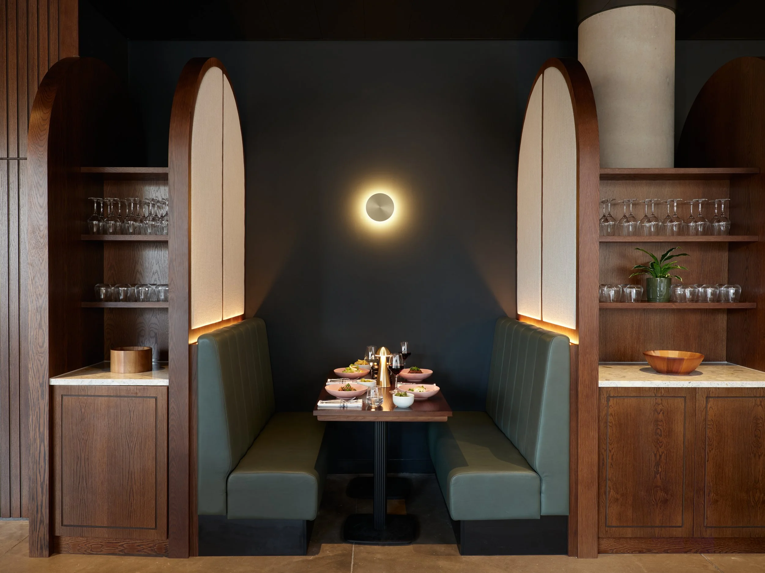 26-02-20_RyanWicks_HotelIndigoGloucester_WestWindow-Booth.jpg