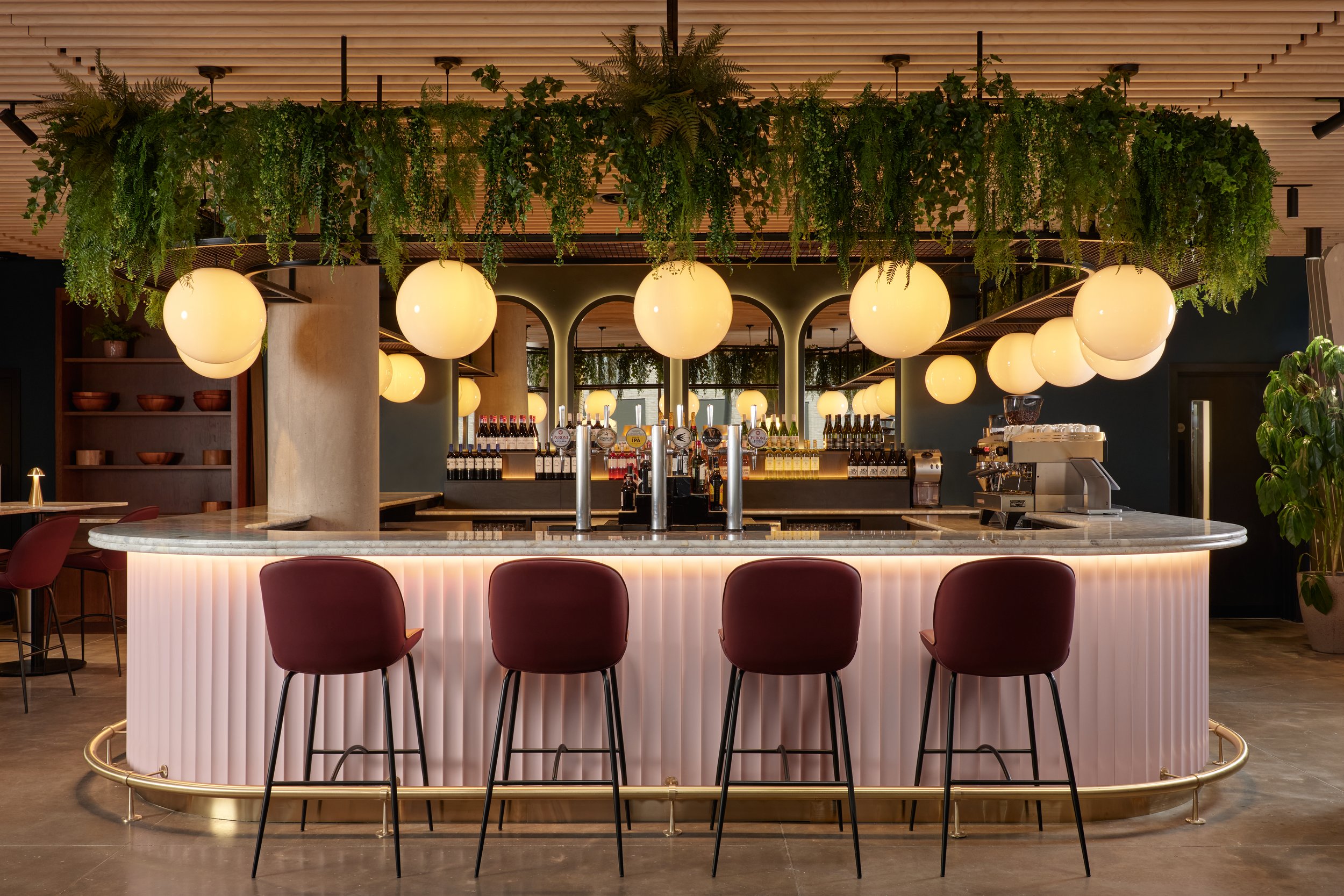 26-02-19_RyanWicks_HotelIndigoGloucester_WestWindow-Bar 1.jpg