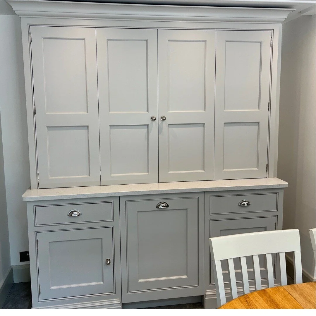 My first job after graduating in Interior design was designing kitchens. With this experience I now like to help client's by advising on layouts and colours for cabinets and worktops. So that is exactly what I did for my client's Tom Howley kitchen a