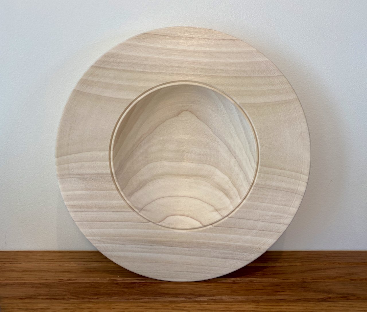 Rimmed platter