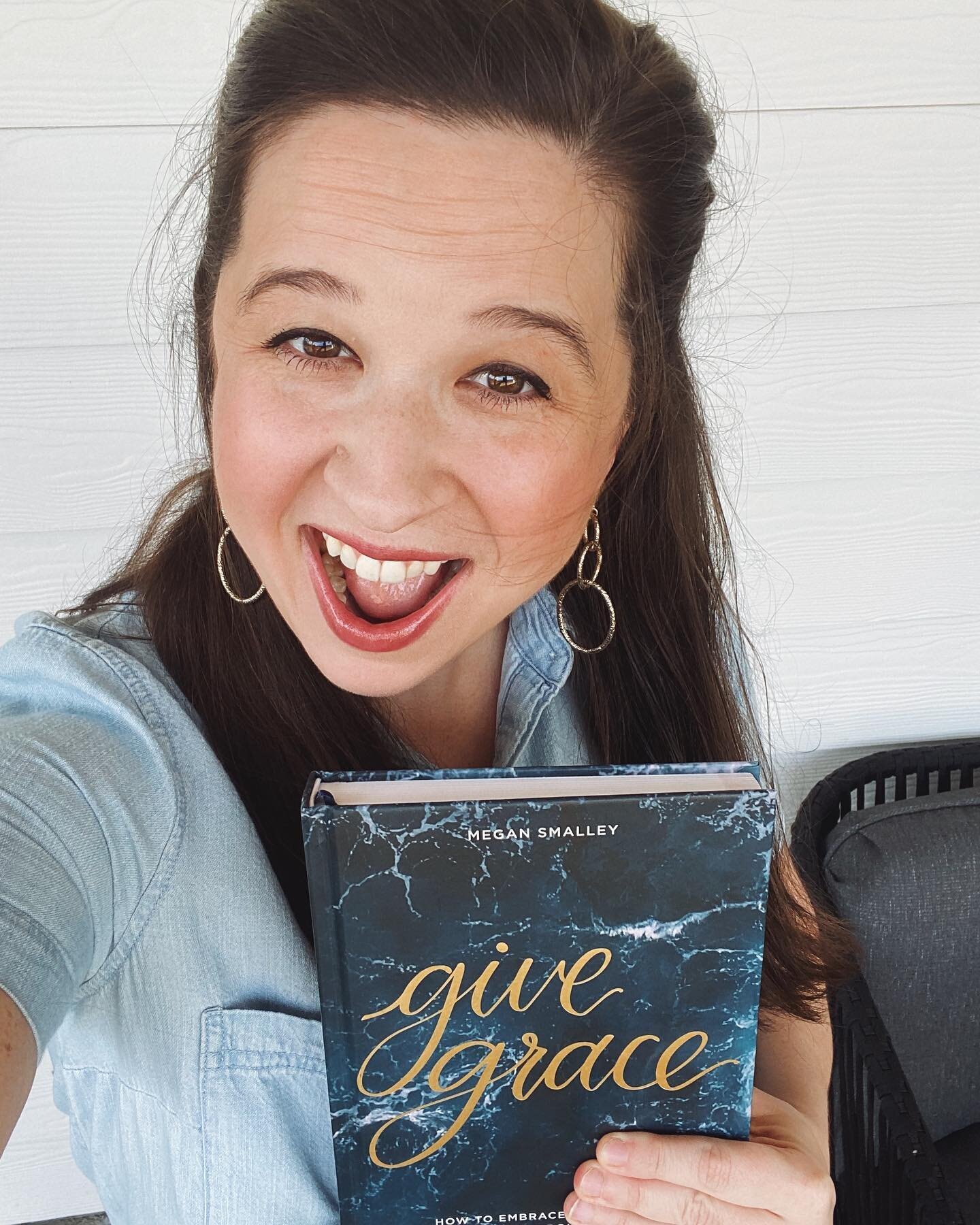 Friend!

This moment is more than two years in the making, and I&rsquo;m SO excited to finally get to share with you my new book Give Grace!

Y&rsquo;all, THIS is the story of God's grace in my life.

You may know me for starting @scarletandgoldshop 