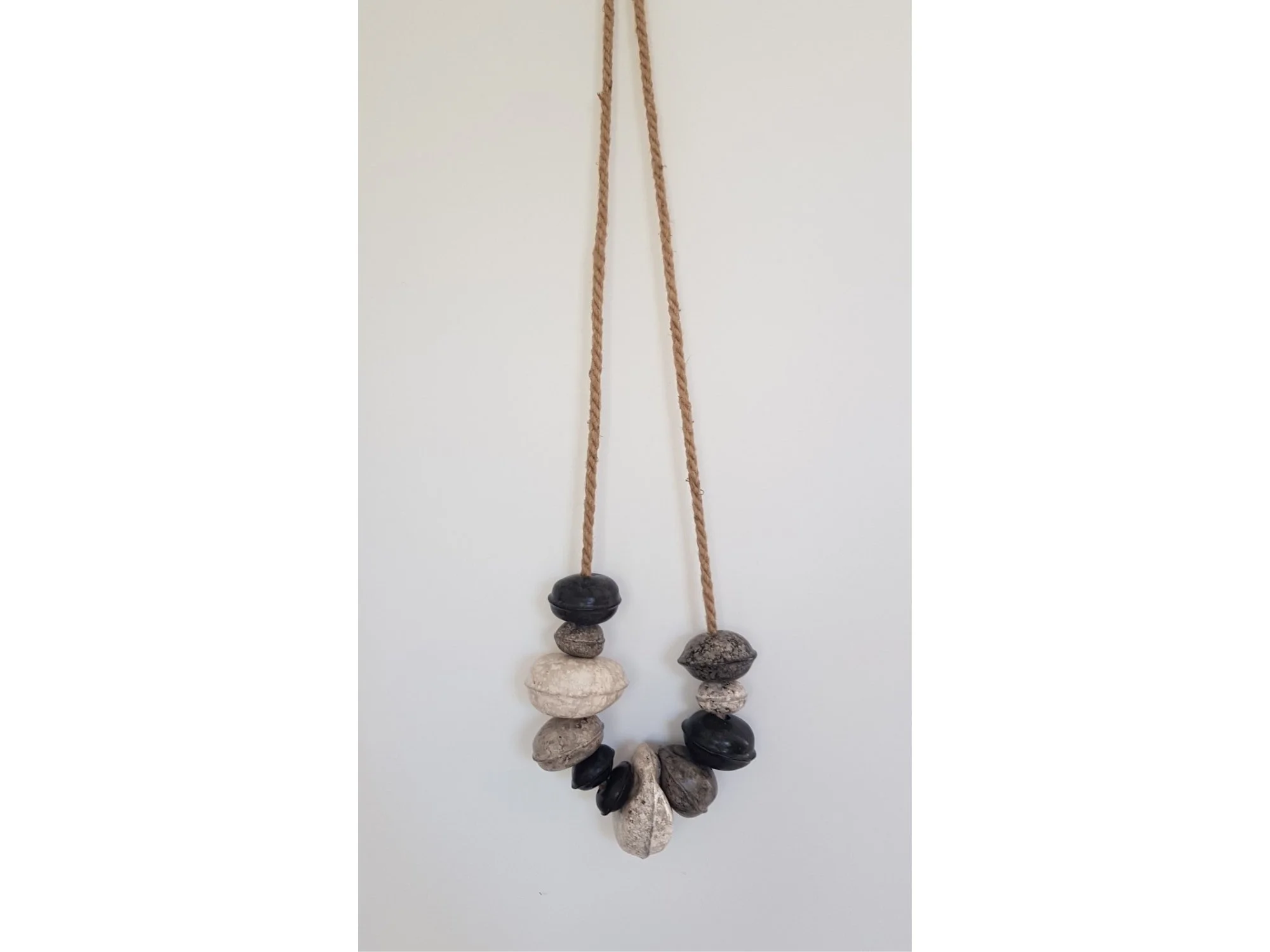 Érosion II — Collier mural en faïence | Danielle Fabre - 1