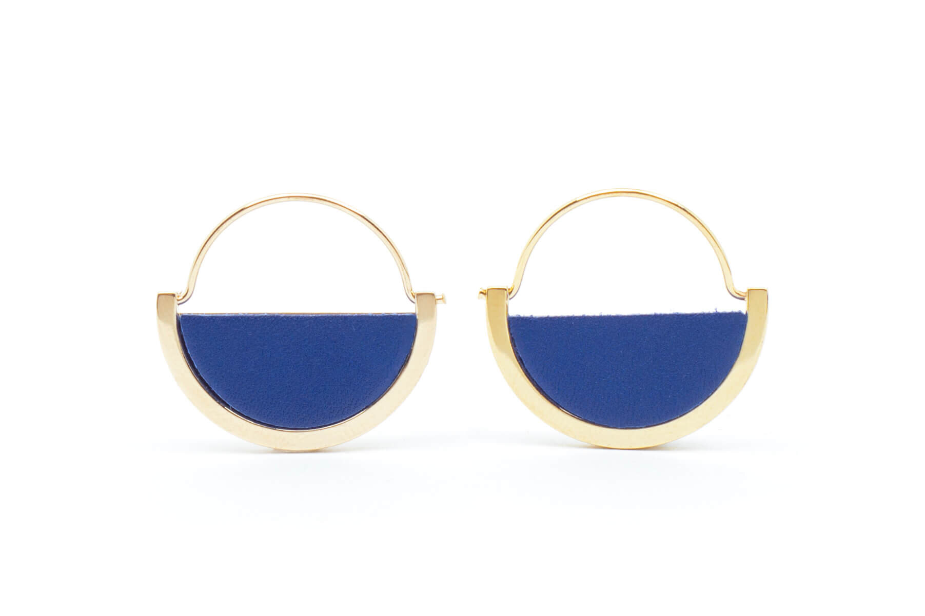 Earrings - Collection Demi-Lune in blue leather and golden brass Size M - Pascaline Viraben