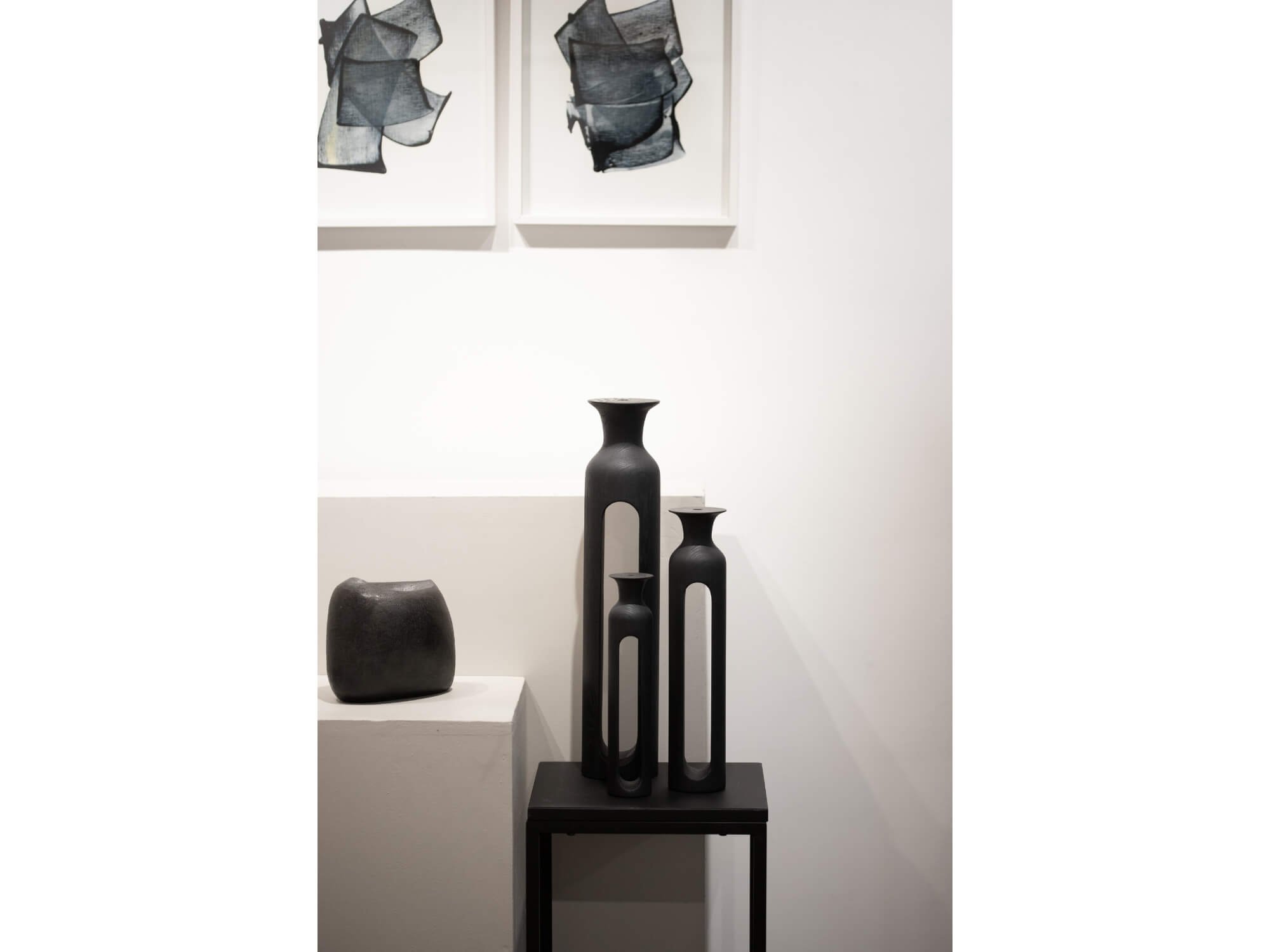 Vases Bettoïa , Petite prairie, coloris noir profond - Alexandre Labruyère (1)