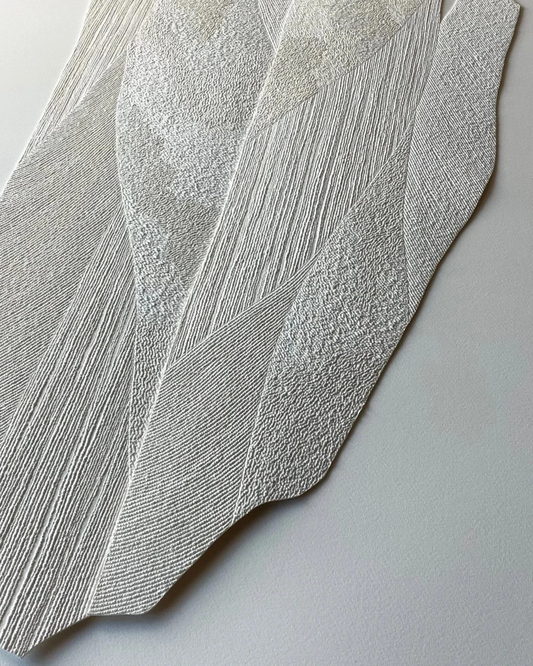 | &Eacute;corce - Antonin Anzil | 

S&rsquo;approcher d&rsquo;une &oelig;uvre d&rsquo;Antonin Anzil, c&rsquo;est avoir la chance d&rsquo;observer et de d&eacute;couvrir sa technique unique.
 Antonin a d&eacute;velopp&eacute; une technique bien &agrav