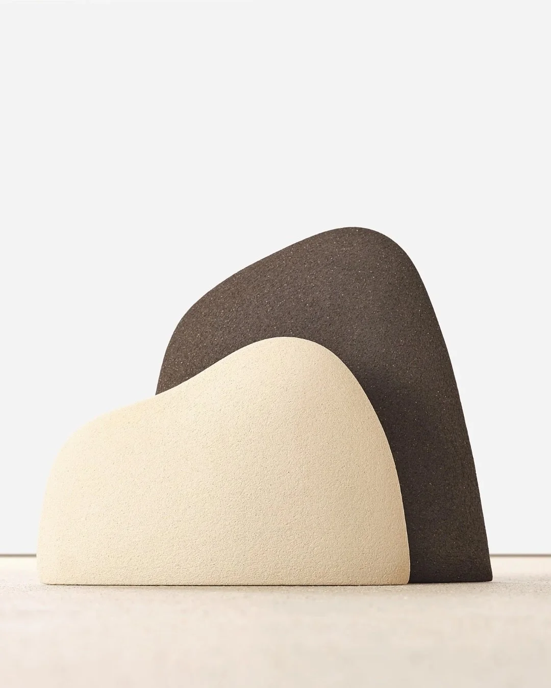 | Aude Bray-Deperne &mdash; S&eacute;rie Origines | 

&Agrave; l&rsquo;occasion de l&rsquo;exposition &laquo;&nbsp;&Eacute;tats du corps&nbsp;&raquo;, nous pr&eacute;senterons &agrave; la galerie plusieurs sculptures en gr&egrave;s noir et blanc d&rs