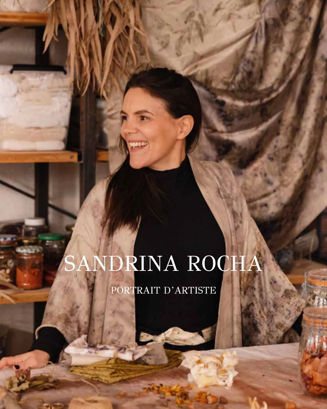 | SANDRINA ROCHA |

À l’occasion de l’exposition Matières Sensibles, nous aurons le plaisir de présenter le travail de Sandrina Rocha, artiste et artisane contemporaine basée à Lyon, dont la pratique se 