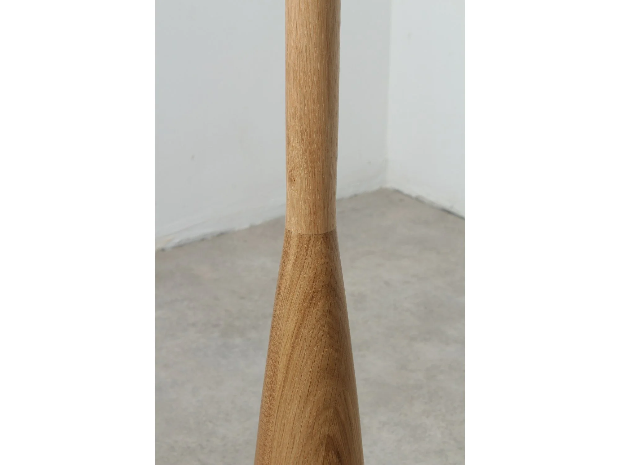 Liseuse ATLAS | Jeremy Niquet - détail pied