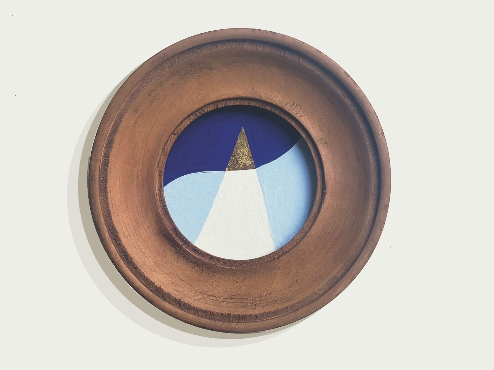 Petites lettres peintes - « A » - cadre rond | Laura Mussard