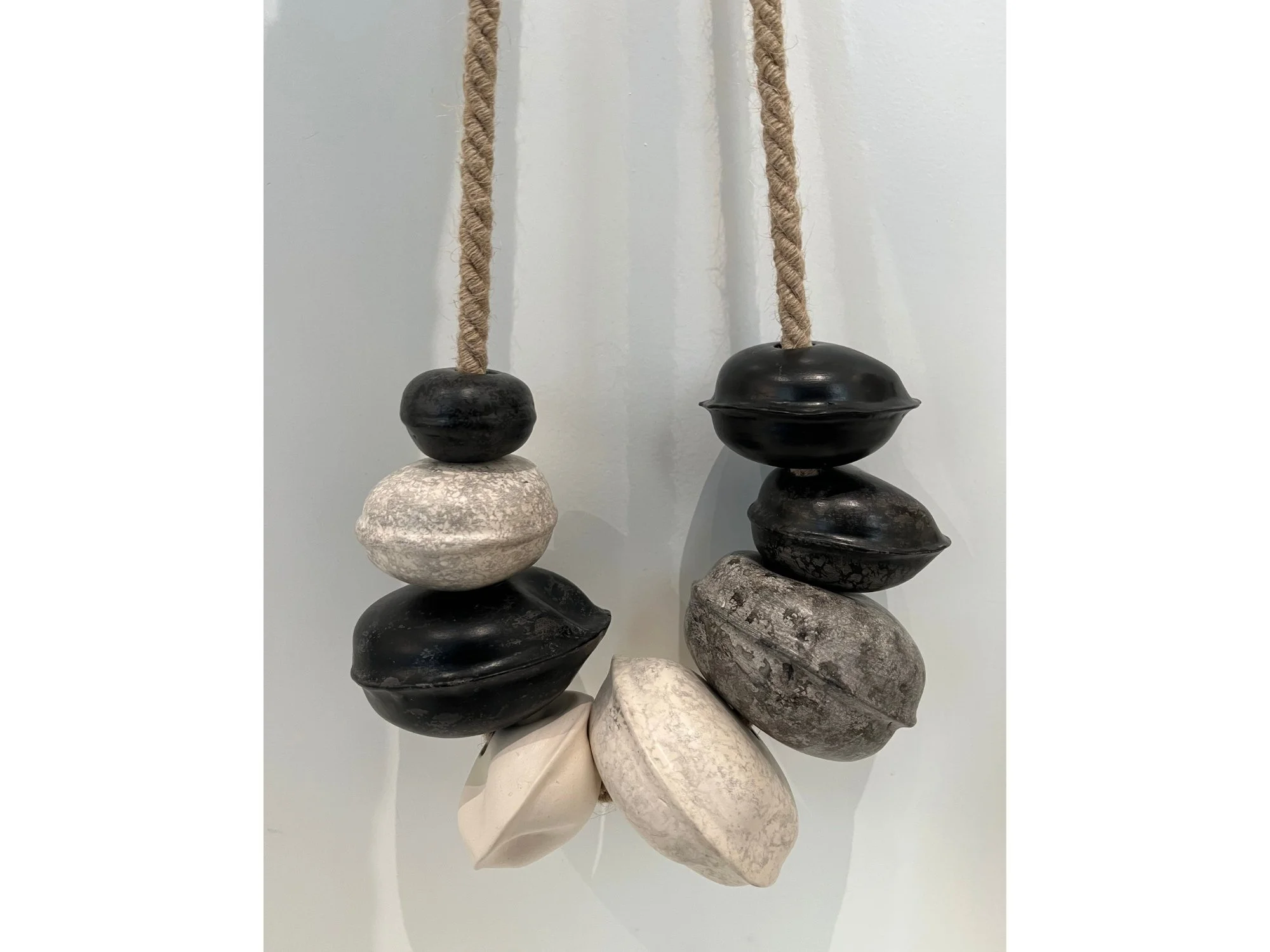 Érosion I — Collier mural en faïence | Danielle Fabre -2