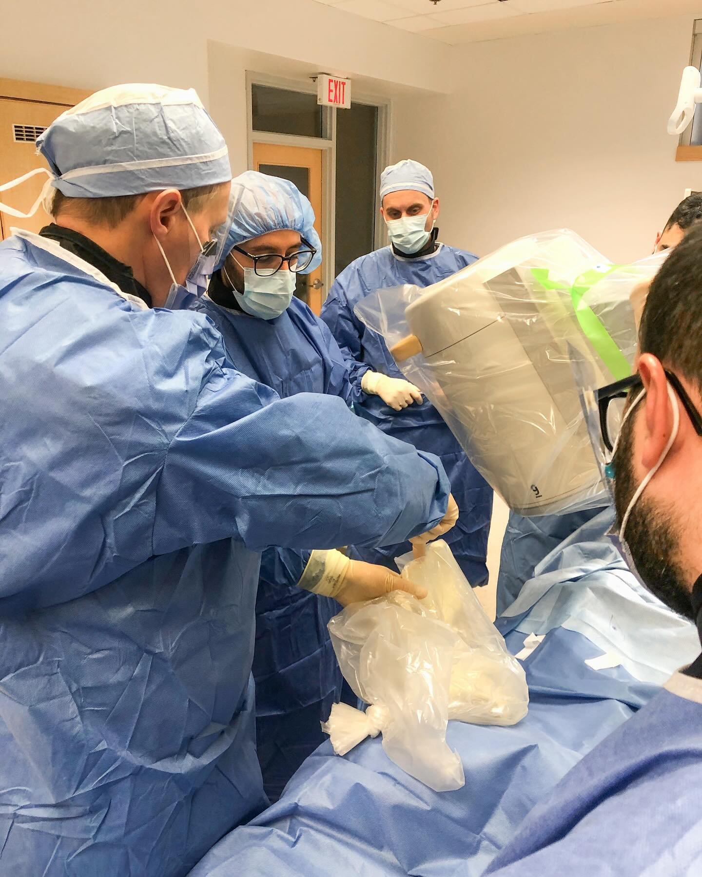 @dalortho residents and fellows enhancing their surgical skills through simulation at the Skills Centre - mastering surgical exposures and external fixation under fluoroscopic guidance with NS Health x-ray technician, Julie.
@dr.osamaodat
#simula
