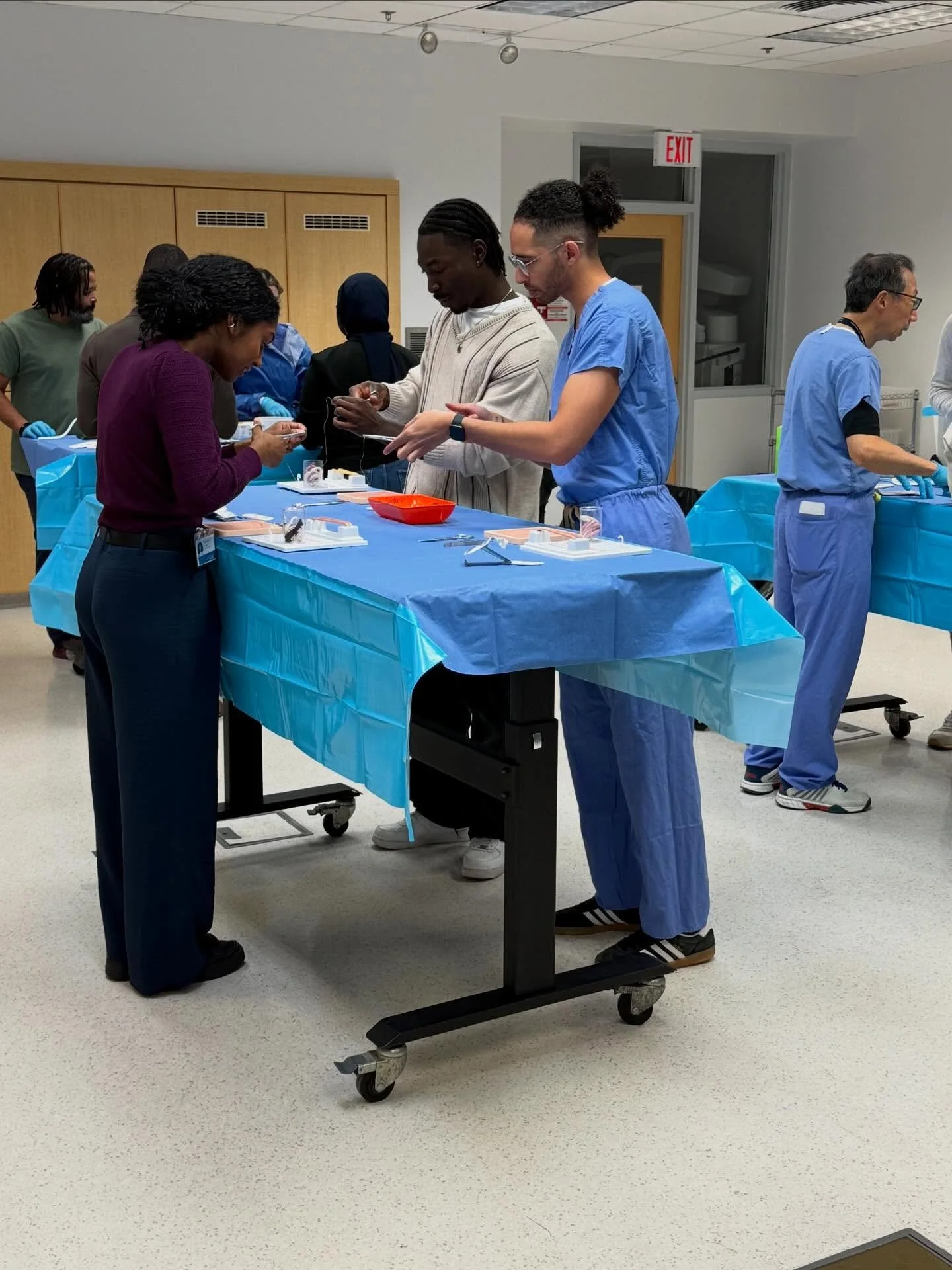 We had an incredible turnout for the PULSE (Promoting Underrepresented Leaders in Surgical Excellence) program recently at the Skills Centre. 
This inspiring initiative empowers and supports Black medical students pursuing surgical specialties - off