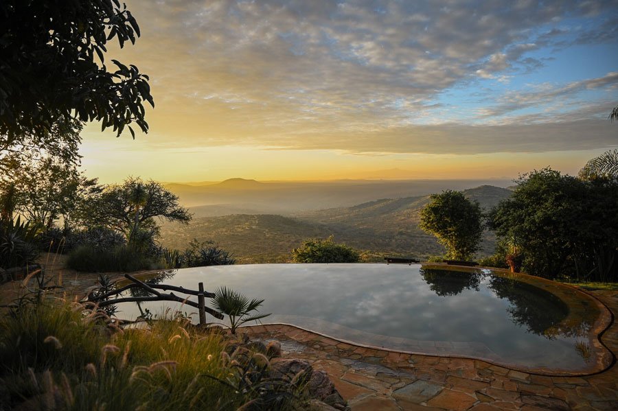 Basseng med utsikt på Sarara Camp i Mathews Range, Nord-Kenya.