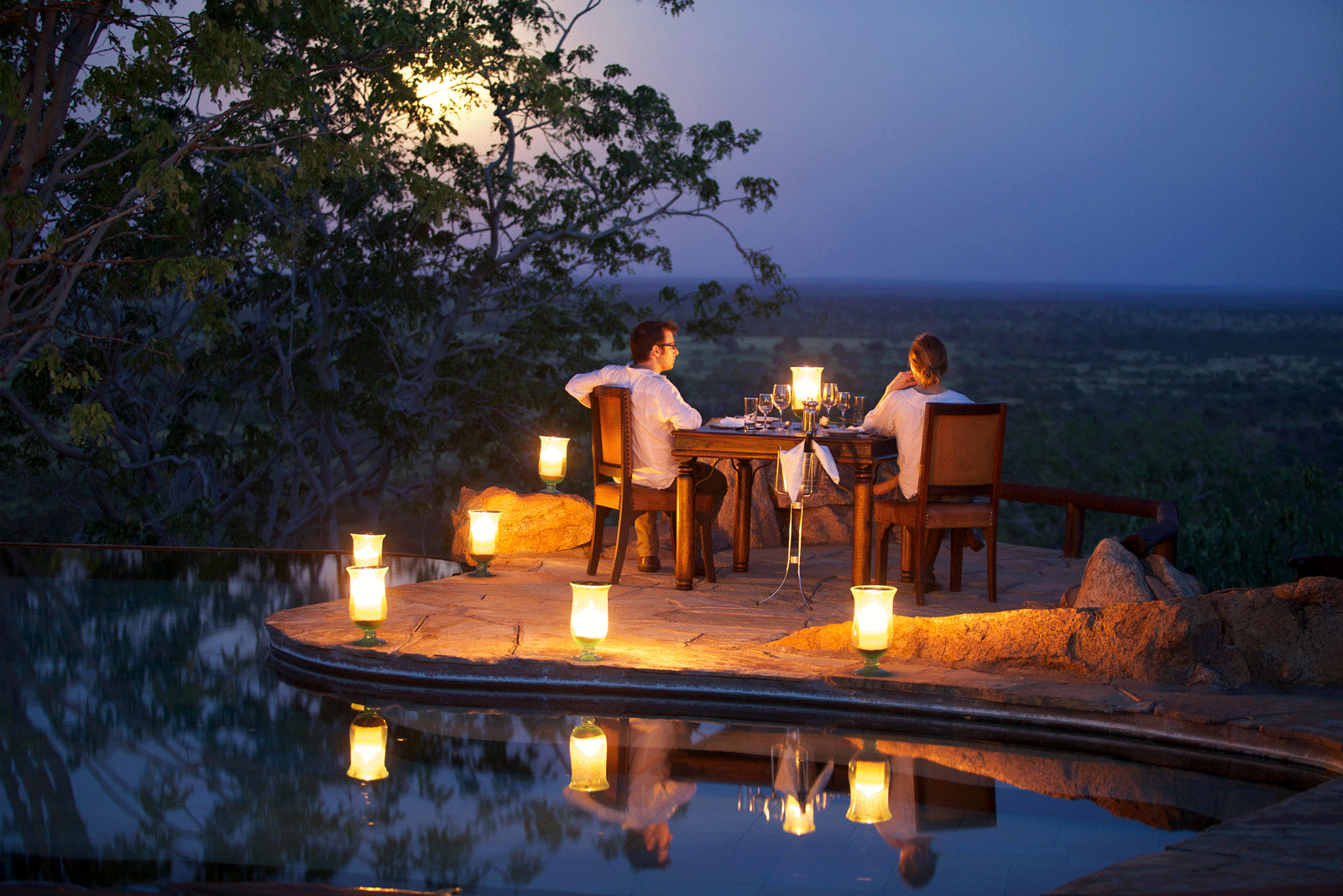 webElsa's-Kopje---accommodation---private-dinner-by-the-swimming-pool--Silverless11.gif