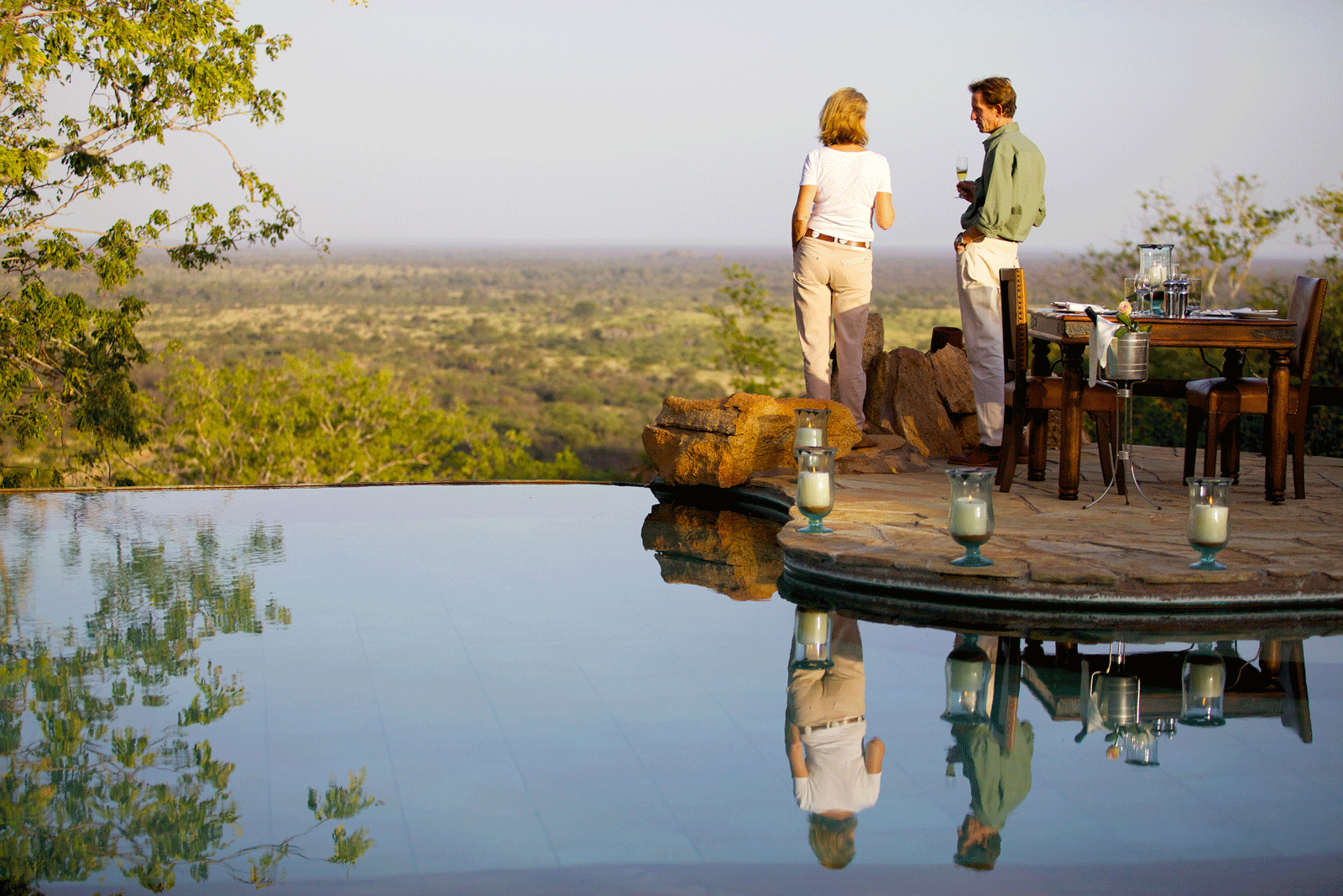 webElsa's-Kopje---accommodation---sundowners-&-dinner-by-the-swimming-pool-2.gif