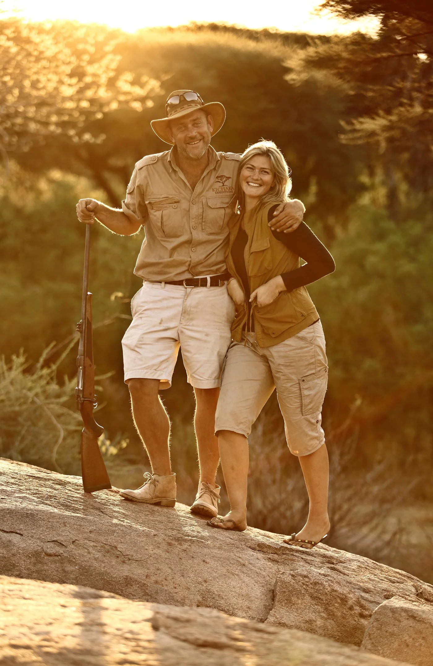 Andrew “Moli” Molinaro og Noelle Herzog fra Kichaka Expeditions i Ruaha, spesialister på walking safari i Tanzania.