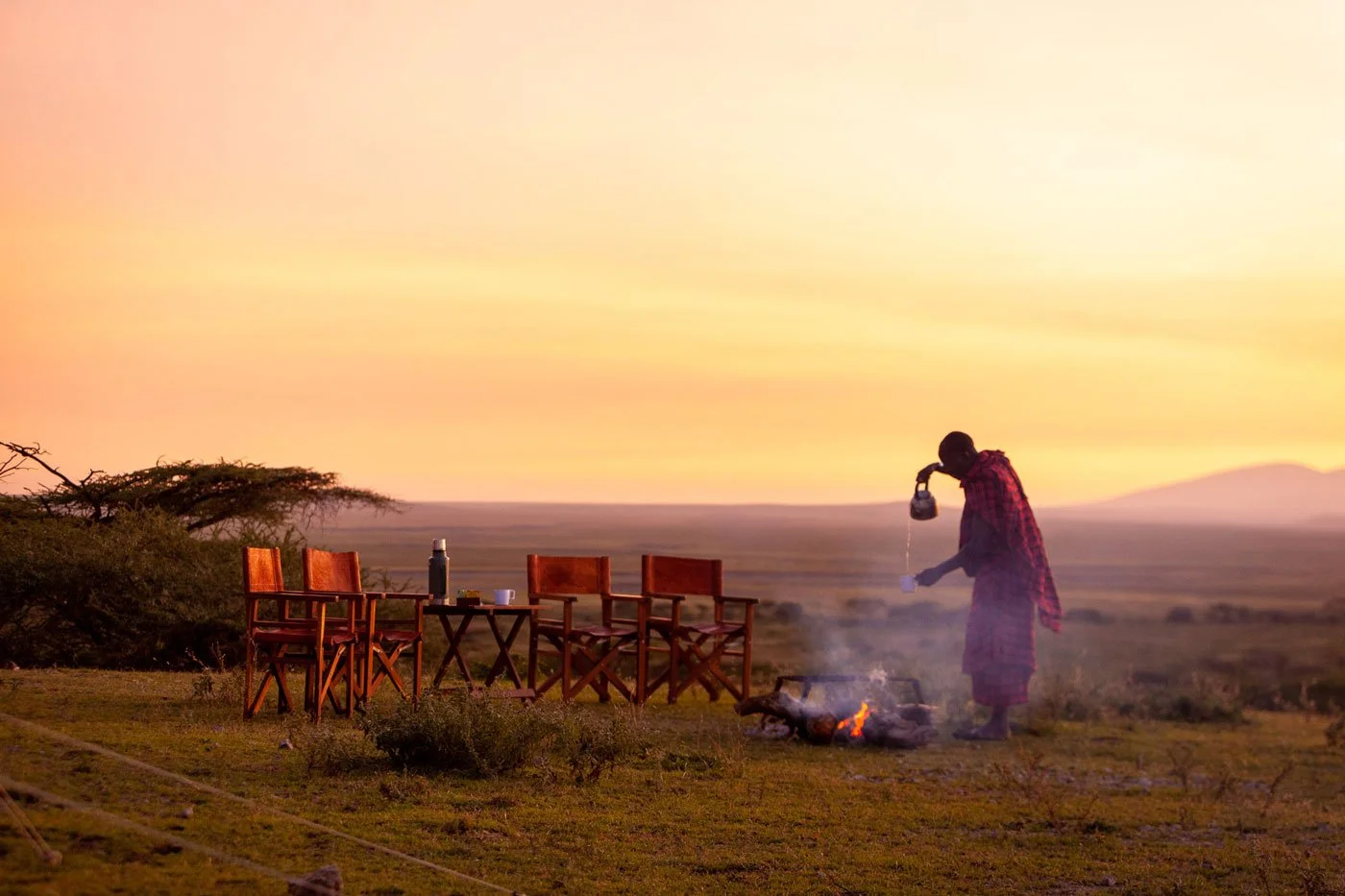 Walking safari i Serengeti ved solnedgang med privat guide og eksklusiv camp-opplevelse