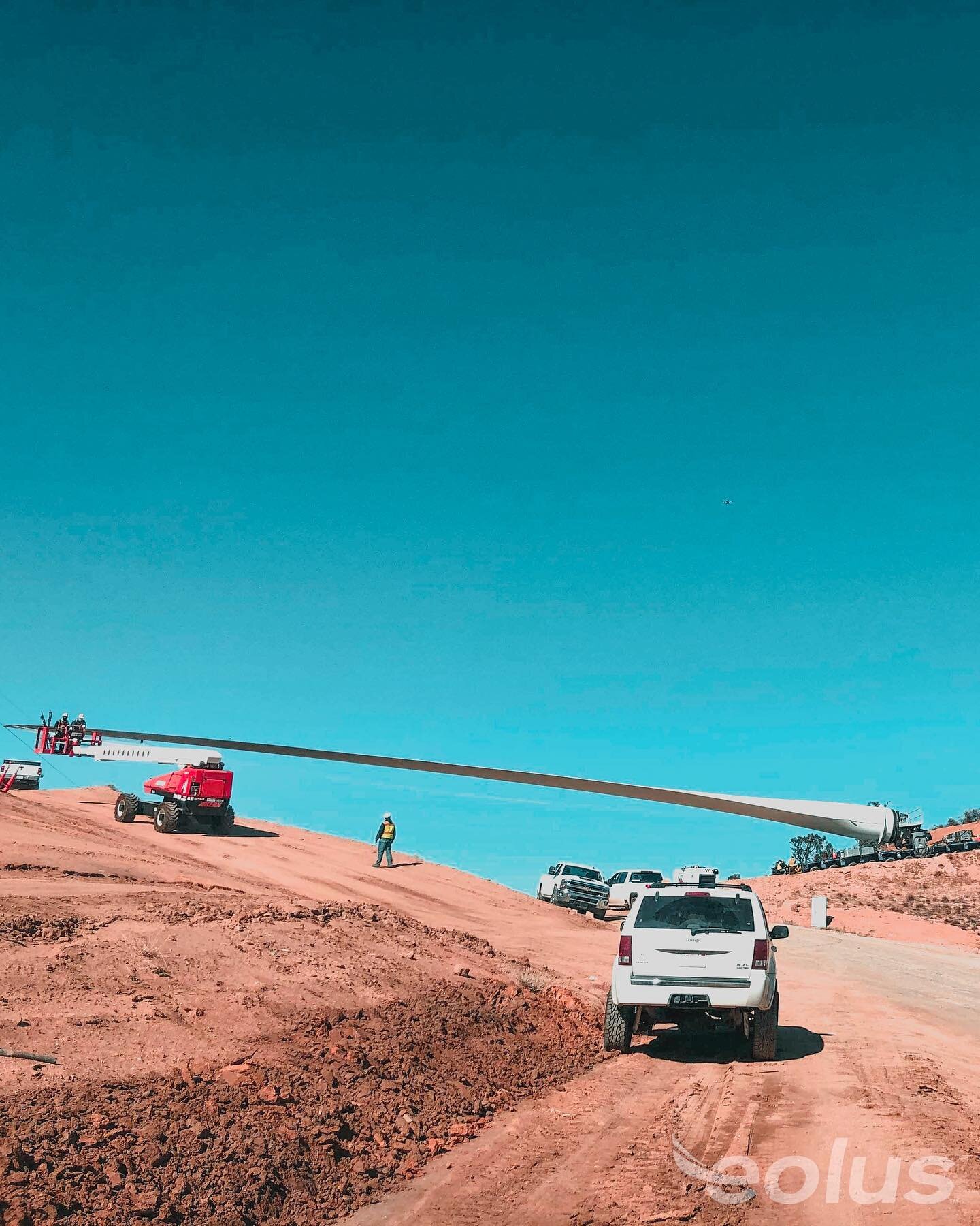 Have you ever wondered how 202.4 ft (61.7 m) long wind turbine blades are transported up a steep hill? Here&rsquo;s how!
#WindWall1 #windenergy #windpower #windturbine #windturbines #wind #windfarm #renewableenergy #renewables #cleanpower #cleanenerg