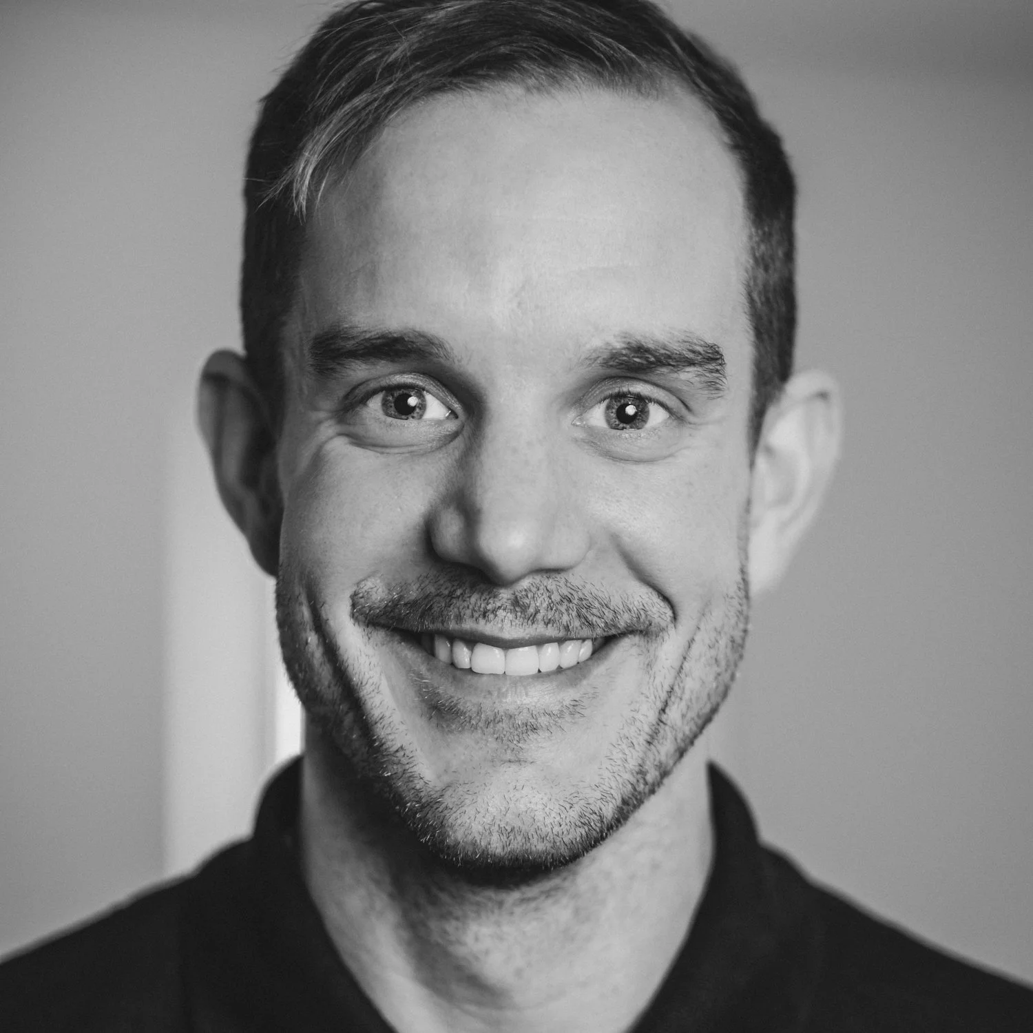 Emil slutade på Elcenter. Ett år senare kom han tillbaka.