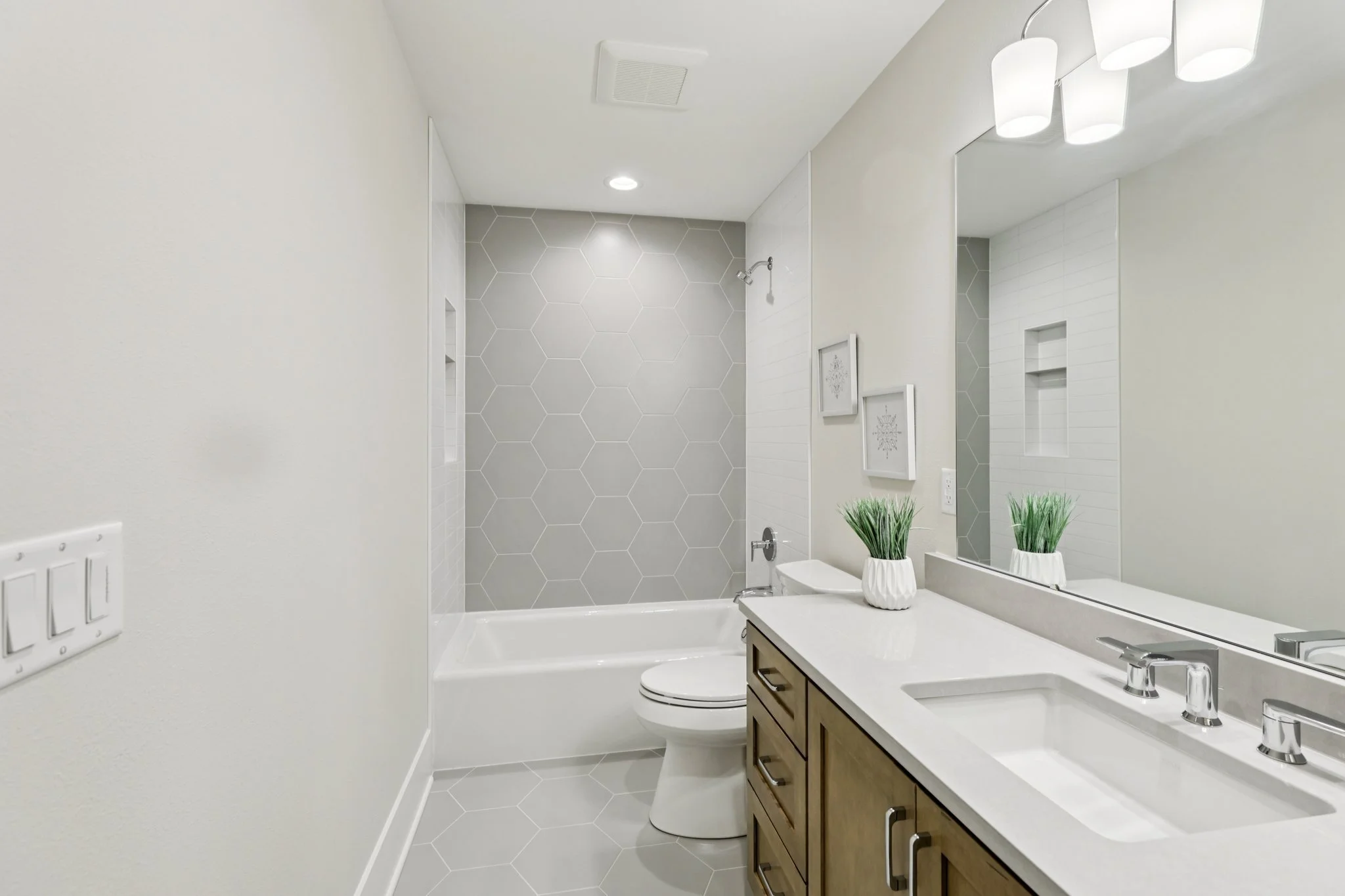 74-web-or-mls-White Cedar Dr-S0907-074.jpg