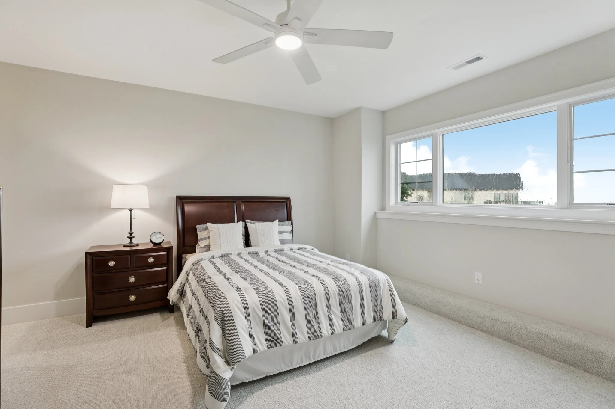 65-web-or-mls-White Cedar Dr-S0907-065.jpg