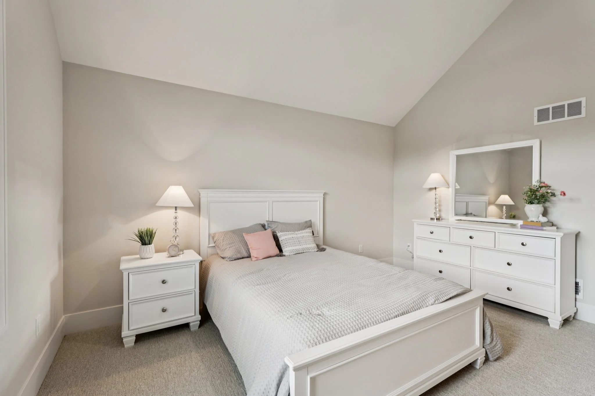 70-web-or-mls-White Cedar Dr-S0907-070.jpg