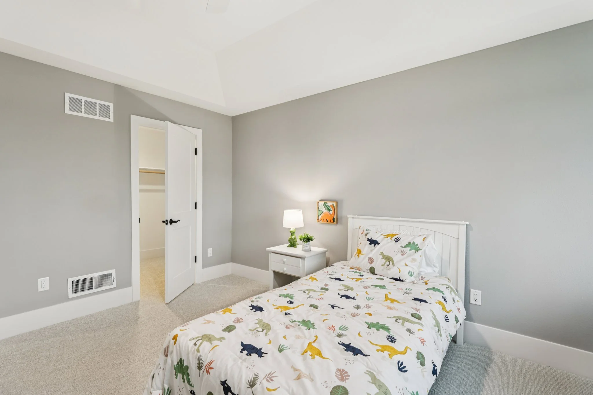 77-web-or-mls-White Cedar Dr-S0907-077.jpg